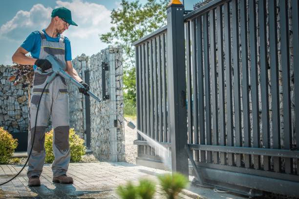 Best Oil Spill Cleanup  in Lake Clarke Shores, FL